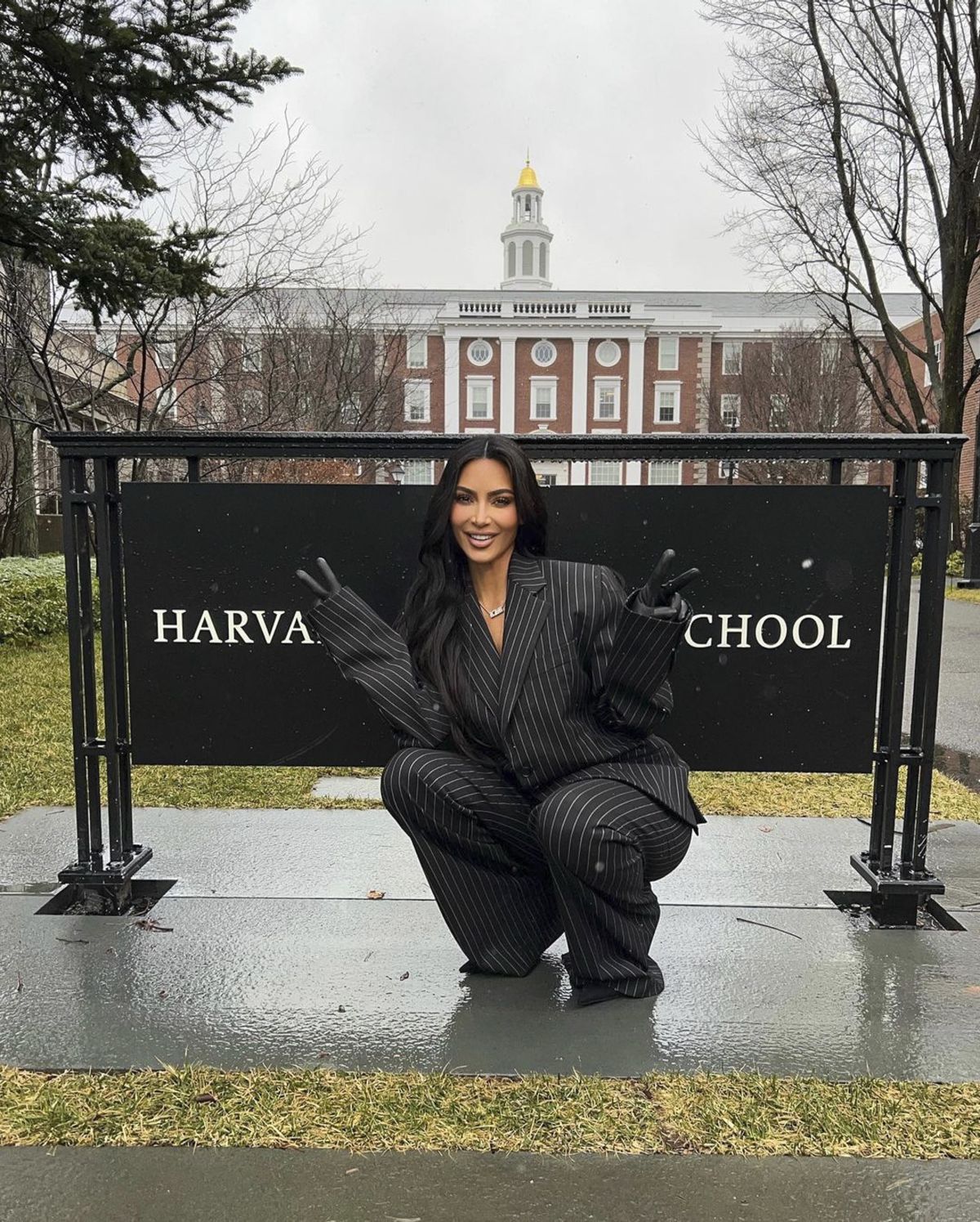 "Не умничай": Ким Кардашьян высмеяли за выступление в Гарвардской бизнес-школе